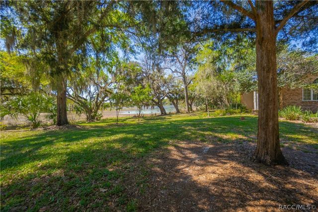 8950 E Eden Walk Court, Inverness, FL 34450