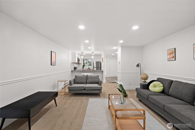 14527 NE 40th Street #G104, Bellevue, WA 98007
