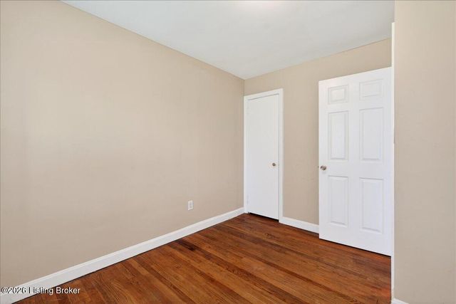 4730 Van Hoose Rd, Louisville, KY 40216