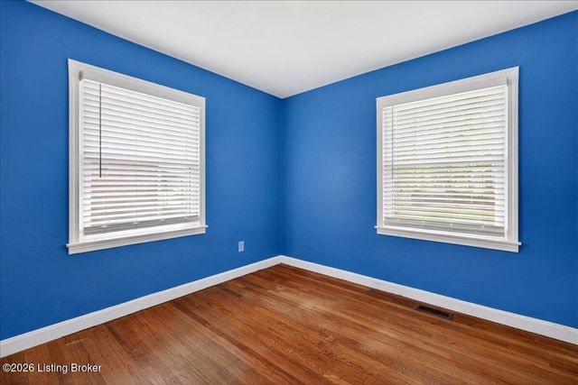 4730 Van Hoose Rd, Louisville, KY 40216