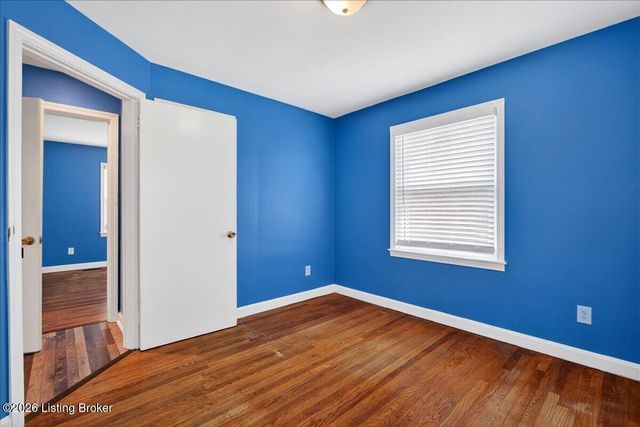 4730 Van Hoose Rd, Louisville, KY 40216