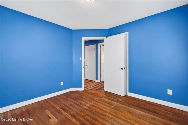 4730 Van Hoose Rd, Louisville, KY 40216