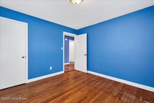 4730 Van Hoose Rd, Louisville, KY 40216