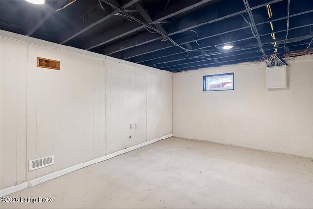 4730 Van Hoose Rd, Louisville, KY 40216
