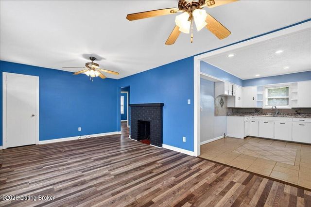 4730 Van Hoose Rd, Louisville, KY 40216