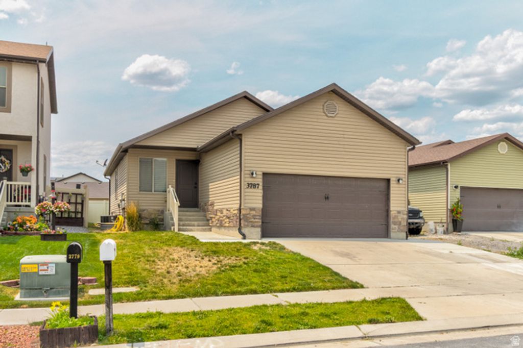 3787 N TUMWATER LN, Eagle Mountain, UT 84005