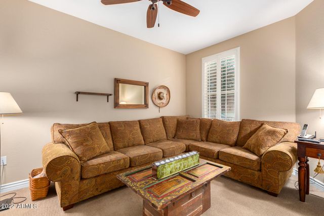 2425 W BRONCO BUTTE Trail 1049, Phoenix, AZ 85085