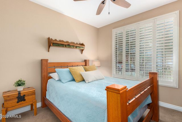 2425 W BRONCO BUTTE Trail 1049, Phoenix, AZ 85085