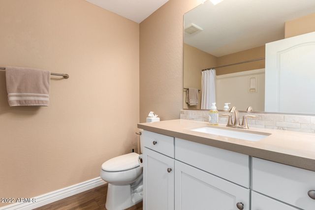 2425 W BRONCO BUTTE Trail 1049, Phoenix, AZ 85085