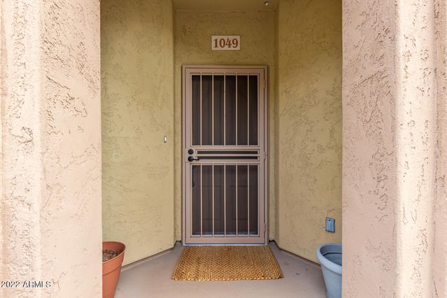 2425 W BRONCO BUTTE Trail 1049, Phoenix, AZ 85085