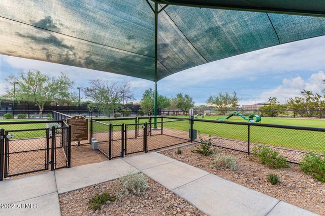 2425 W BRONCO BUTTE Trail 1049, Phoenix, AZ 85085