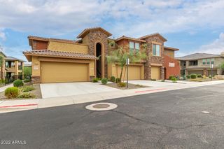2425 W BRONCO BUTTE Trail 1049, Phoenix, AZ 85085