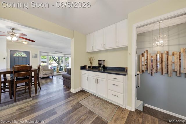 373 Tilmor Drive, Waterford, MI 48328
