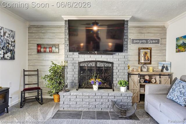 373 Tilmor Drive, Waterford, MI 48328