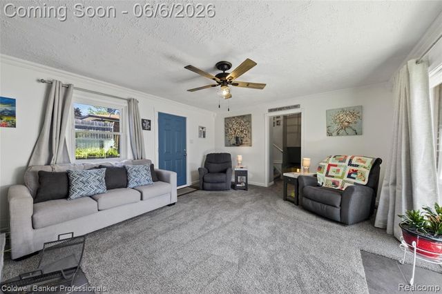 373 Tilmor Drive, Waterford, MI 48328