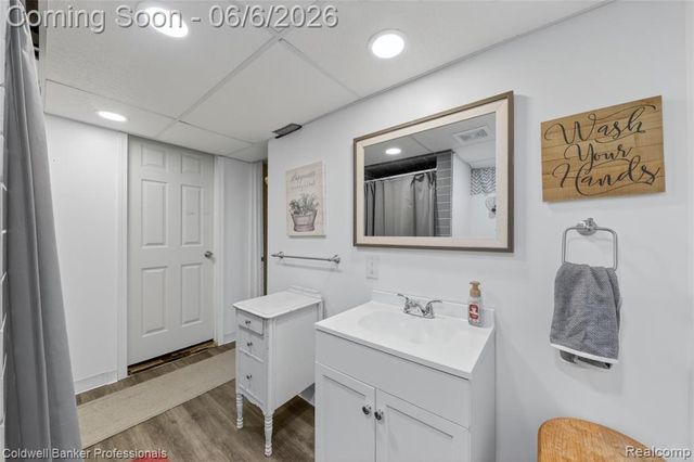 373 Tilmor Drive, Waterford, MI 48328