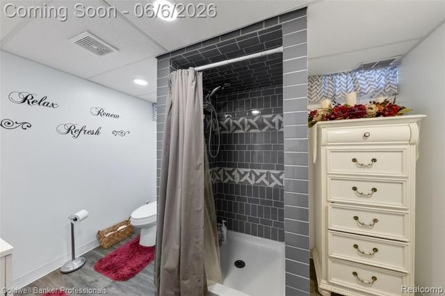 373 Tilmor Drive, Waterford, MI 48328