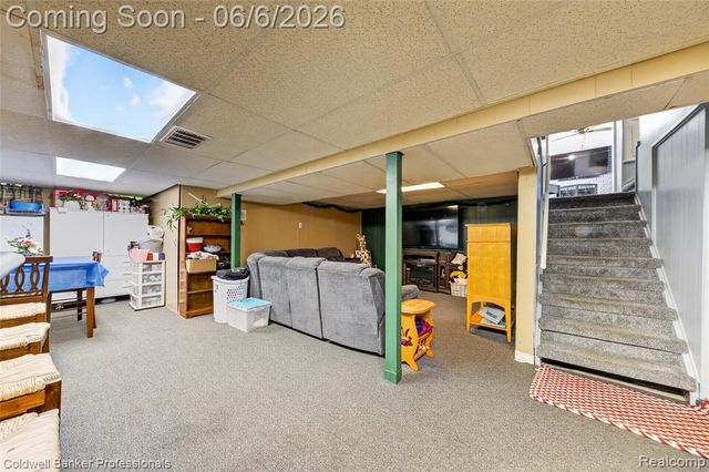 373 Tilmor Drive, Waterford, MI 48328