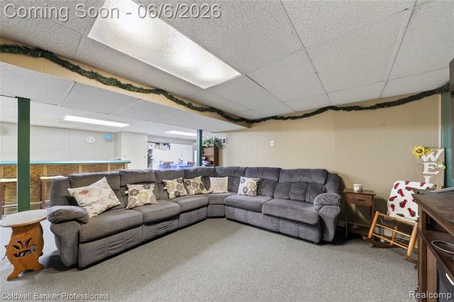 373 Tilmor Drive, Waterford, MI 48328