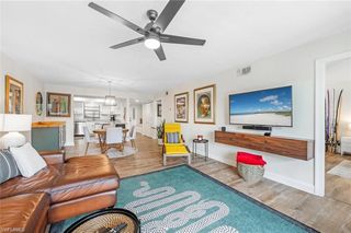 700 Valley Stream DR 202, Naples, FL 34113
