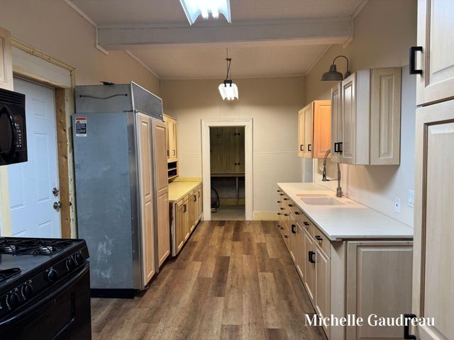 116 W Main Street Se, Caledonia Vlg, MI 49316