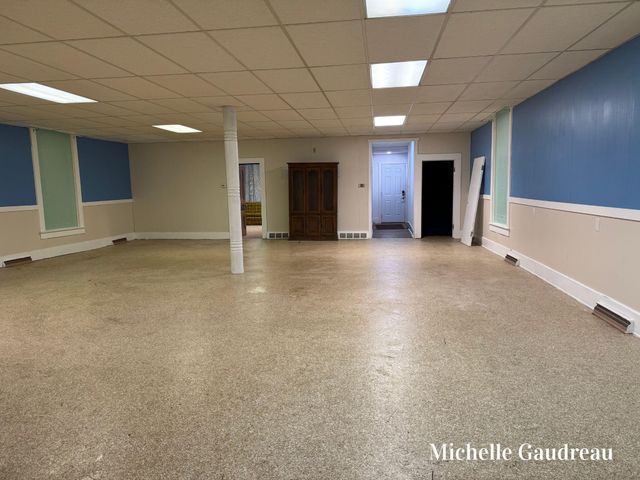 116 W Main Street Se, Caledonia Vlg, MI 49316