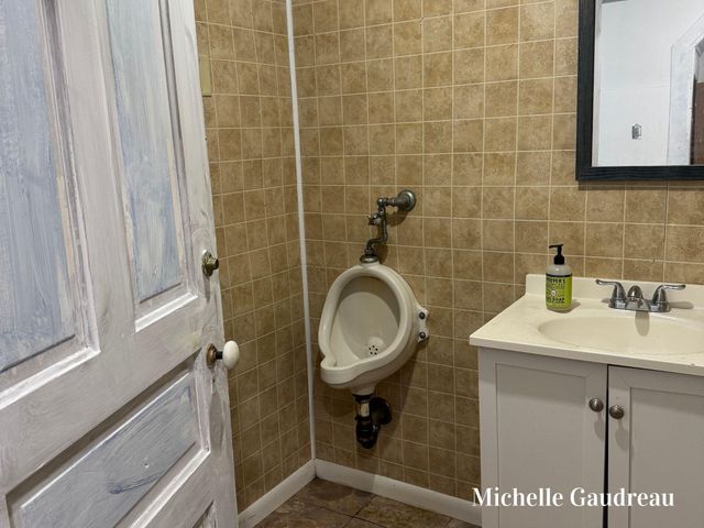 116 W Main Street Se, Caledonia Vlg, MI 49316