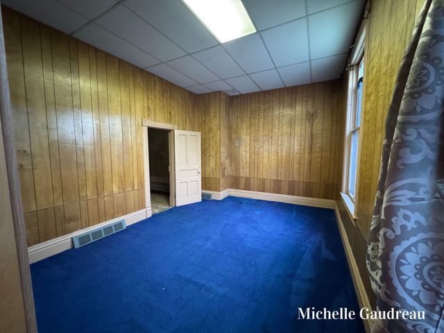 116 W Main Street Se, Caledonia Vlg, MI 49316