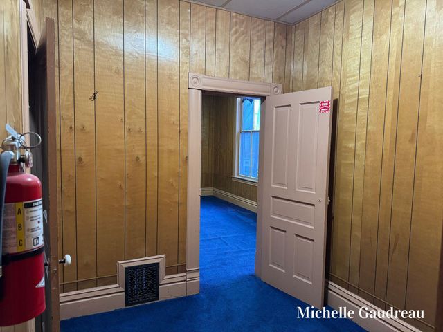 116 W Main Street Se, Caledonia Vlg, MI 49316