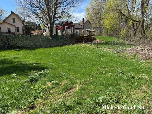 116 W Main Street Se, Caledonia Vlg, MI 49316