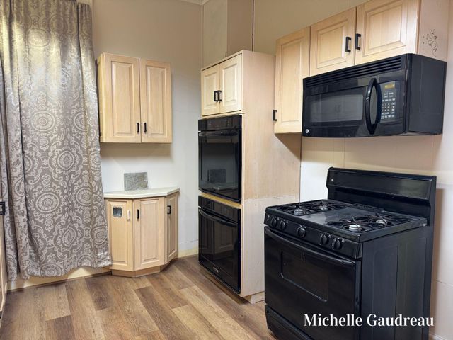116 W Main Street Se, Caledonia Vlg, MI 49316