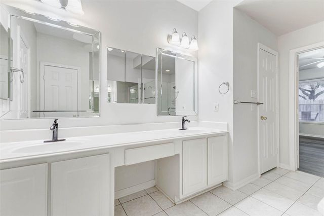 10210 Thornmont Lane, Houston, TX 77070