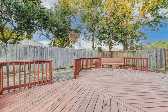 10210 Thornmont Lane, Houston, TX 77070