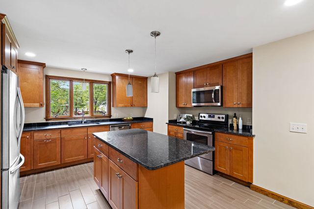 217 Hudson Rd, Stow, MA 01775