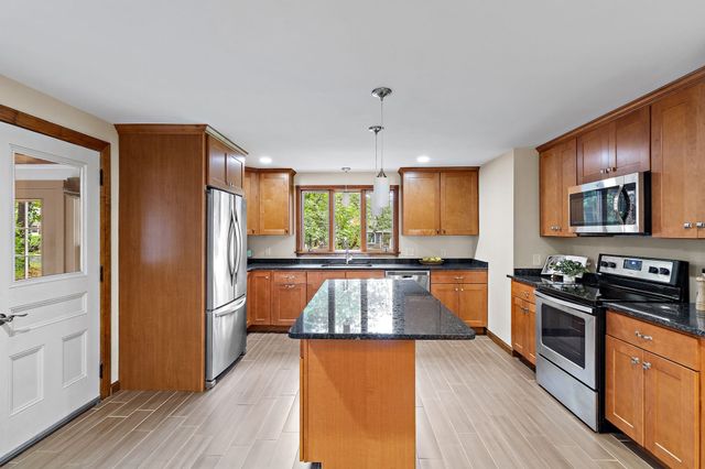 217 Hudson Rd, Stow, MA 01775
