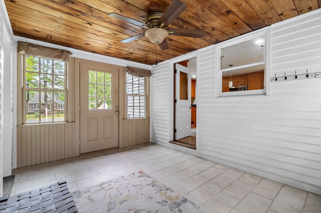 217 Hudson Rd, Stow, MA 01775