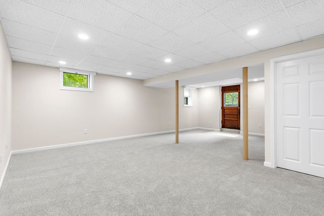 217 Hudson Rd, Stow, MA 01775