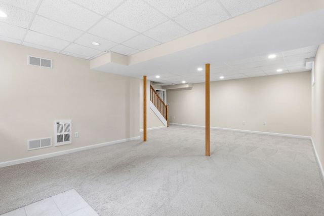 217 Hudson Rd, Stow, MA 01775