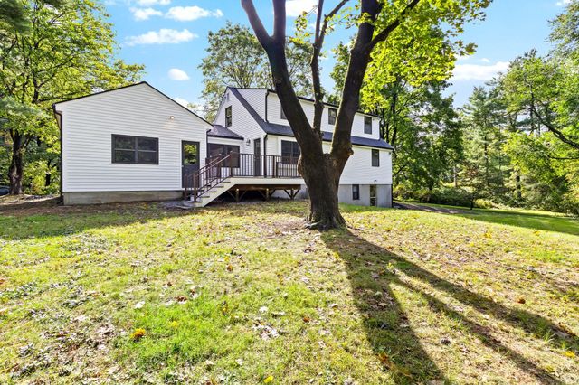 217 Hudson Rd, Stow, MA 01775