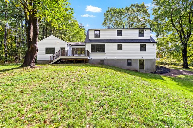 217 Hudson Rd, Stow, MA 01775