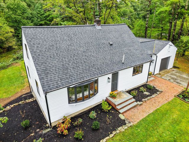 217 Hudson Rd, Stow, MA 01775