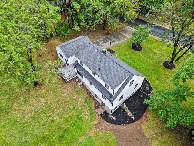 217 Hudson Rd, Stow, MA 01775