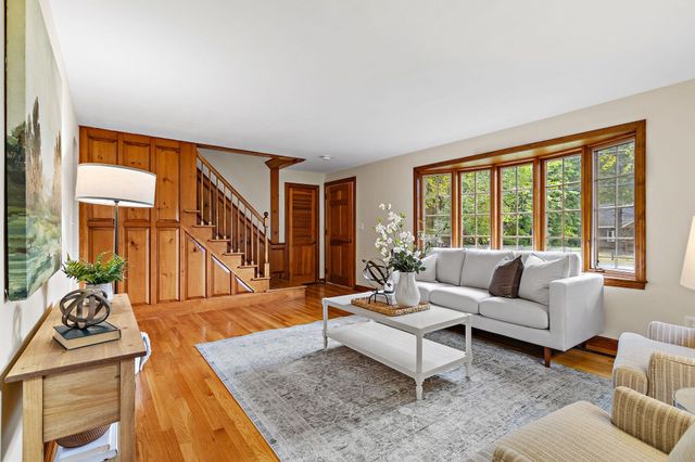 217 Hudson Rd, Stow, MA 01775