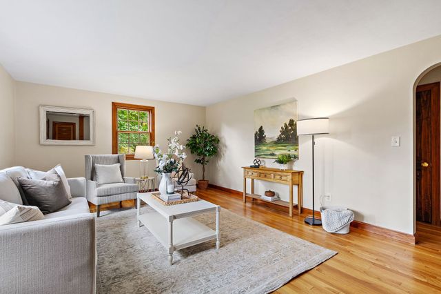 217 Hudson Rd, Stow, MA 01775
