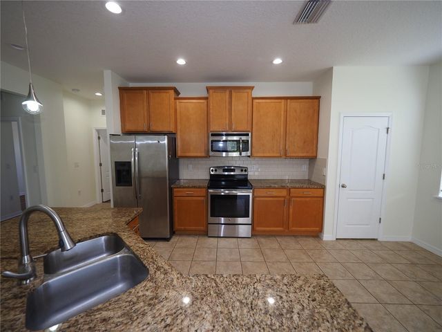 8140 ENCLAVE WAY 101, Sarasota, FL 34243