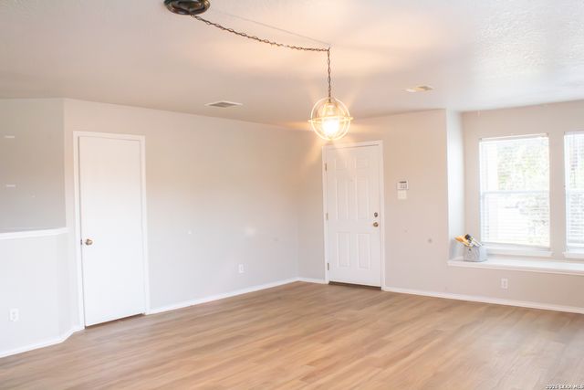 6903 Pecan Fall, Converse, TX 78109