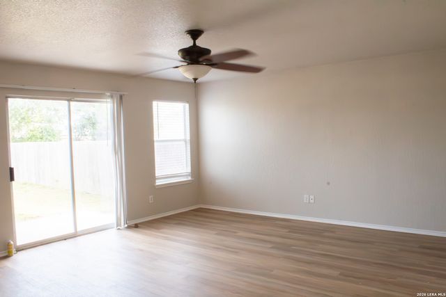 6903 Pecan Fall, Converse, TX 78109