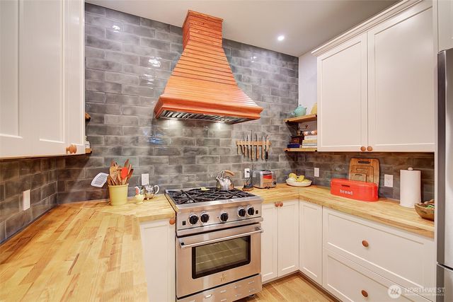7418 8th Avenue NW, Seattle, WA 98117