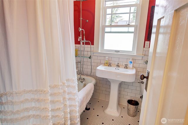 7418 8th Avenue NW, Seattle, WA 98117