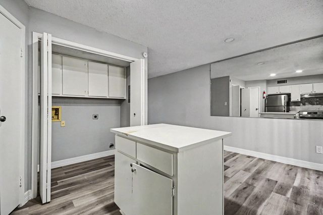 3919 Fairmont Parkway 113, Pasadena, TX 77504